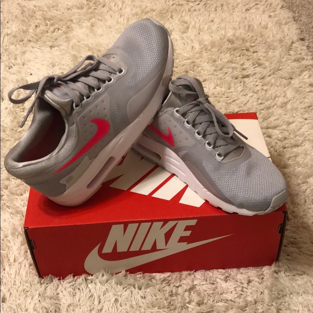 New in box! Nike Air sneakers in youth size